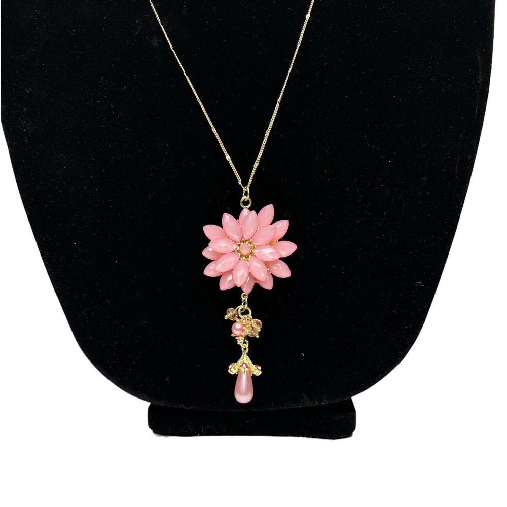 Pink Flower Pendant Necklace - Picture 6 of 7